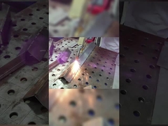 A máquina de soldadura à mão do laser é usada para soldar a placa de aço inoxidável de 3.0mm.